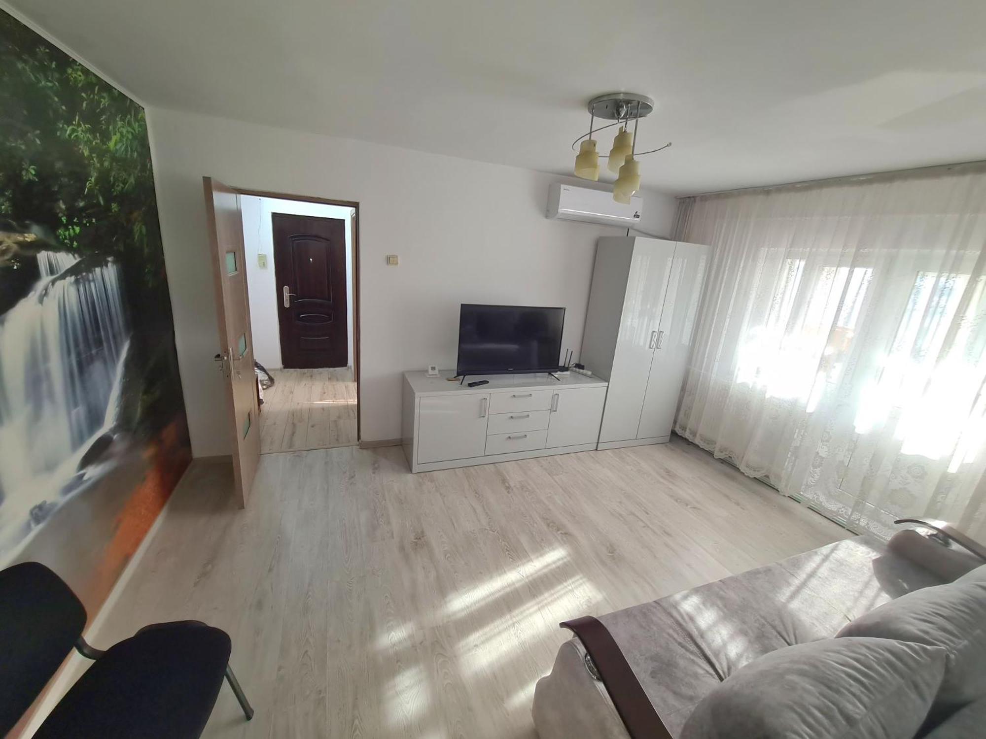 Apartment 2 Etaj 4 Din 4 *
